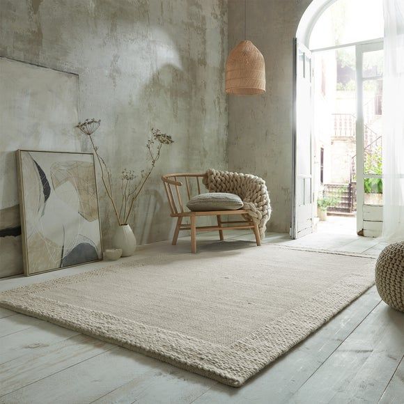 Rug, with interior design accessories 
